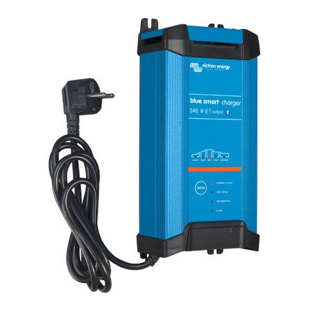 Blue Smart IP22 Charger 24/8(1) 230V CEE 7/7